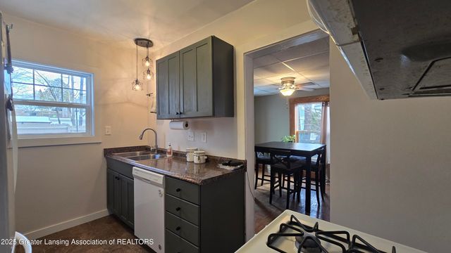 206 Custer Avenue, Lansing, MI 48912