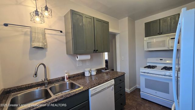 206 Custer Avenue, Lansing, MI 48912