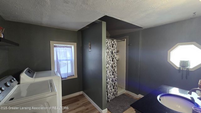 206 Custer Avenue, Lansing, MI 48912