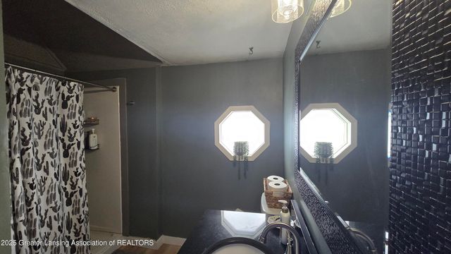 206 Custer Avenue, Lansing, MI 48912