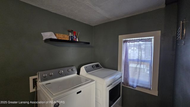 206 Custer Avenue, Lansing, MI 48912