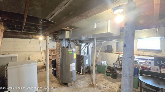 206 Custer Avenue, Lansing, MI 48912