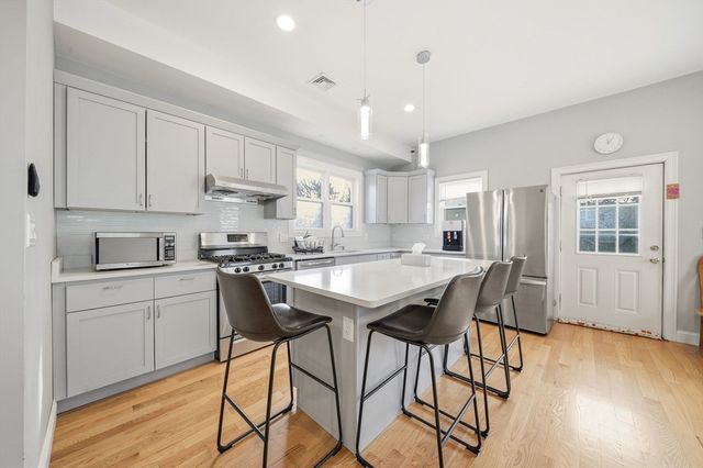 5 Main St, Quincy, MA 02169