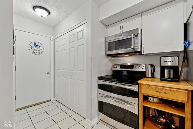 4609 Stansbury Court, Indianapolis, IN 46254