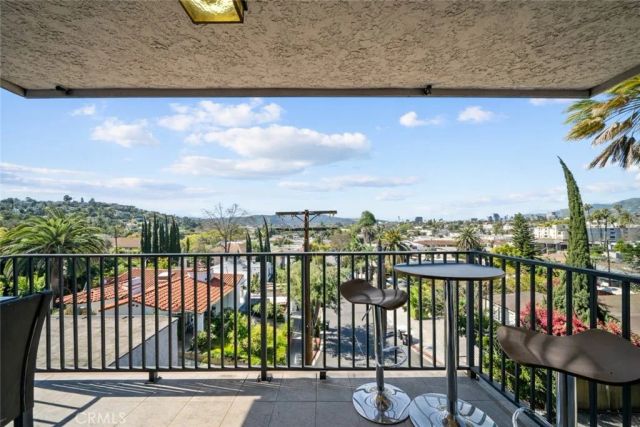 1517 E Garfield 53, Glendale, CA 91205