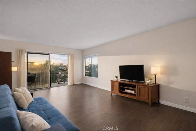 1517 E Garfield 53, Glendale, CA 91205