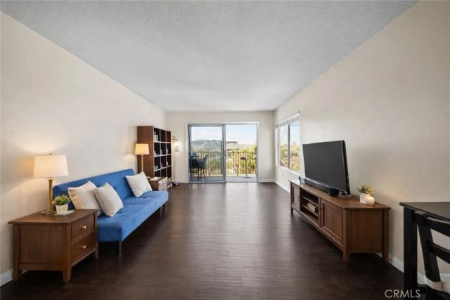 1517 E Garfield 53, Glendale, CA 91205