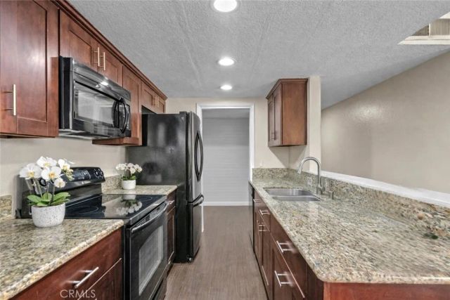 1517 E Garfield 53, Glendale, CA 91205