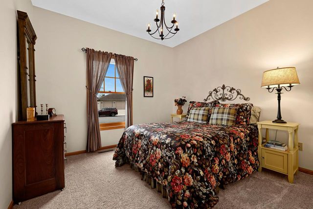 1907 Evenson DRIVE, Onalaska, WI 54650