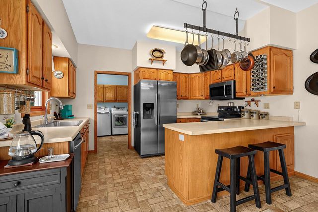 1907 Evenson DRIVE, Onalaska, WI 54650