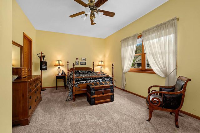 1907 Evenson DRIVE, Onalaska, WI 54650