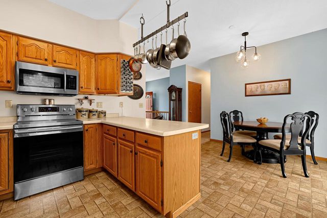 1907 Evenson DRIVE, Onalaska, WI 54650