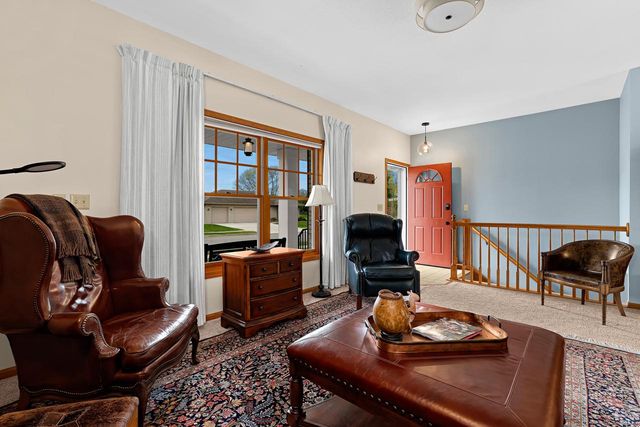 1907 Evenson DRIVE, Onalaska, WI 54650