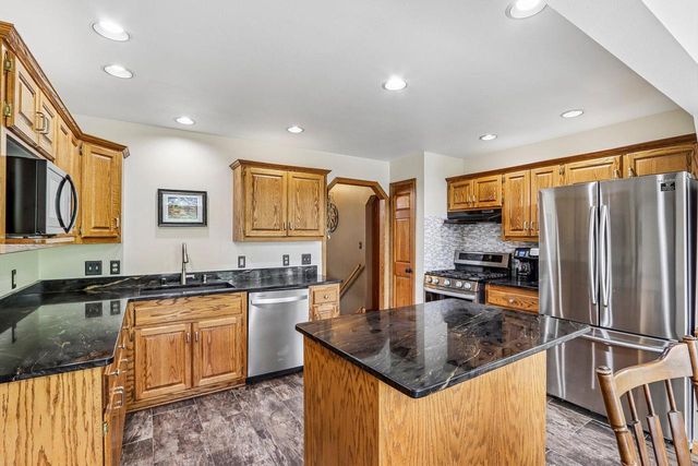 N53W15415 Balsam DRIVE, Menomonee Falls, WI 53051