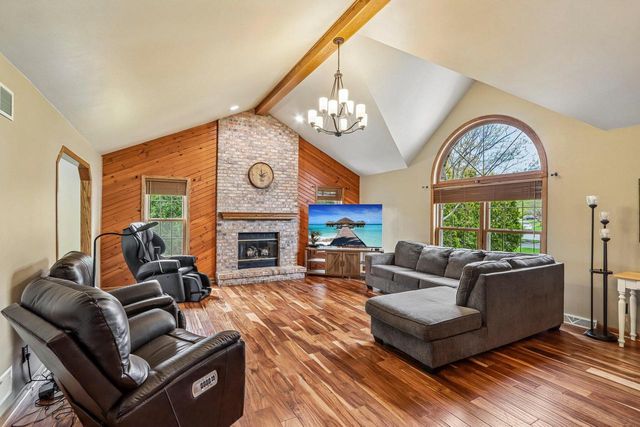 N53W15415 Balsam DRIVE, Menomonee Falls, WI 53051