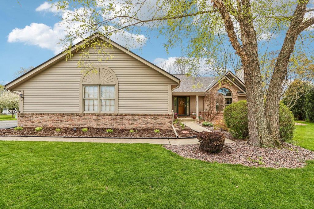 N53W15415 Balsam DRIVE, Menomonee Falls, WI 53051