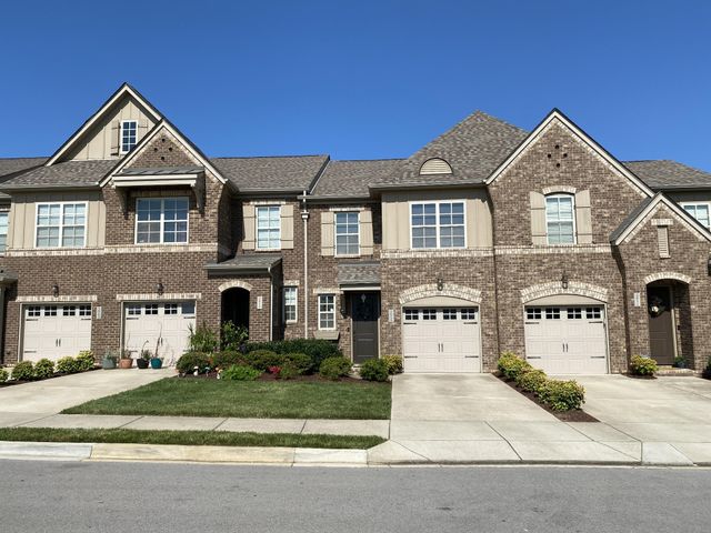 2055 Bungalow Dr, Thompsons Station, TN 37179