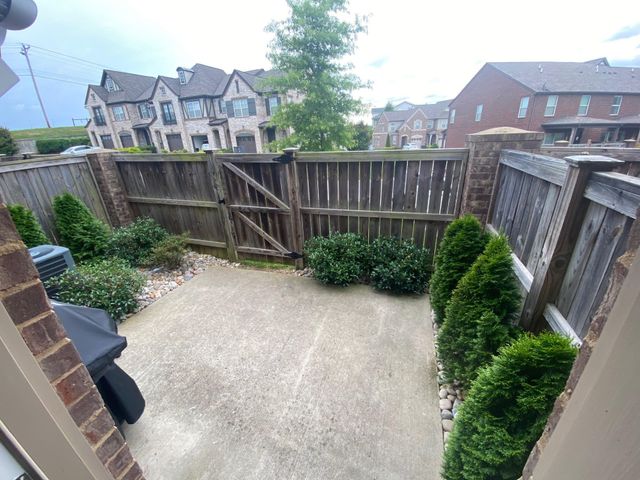 2055 Bungalow Dr, Thompsons Station, TN 37179