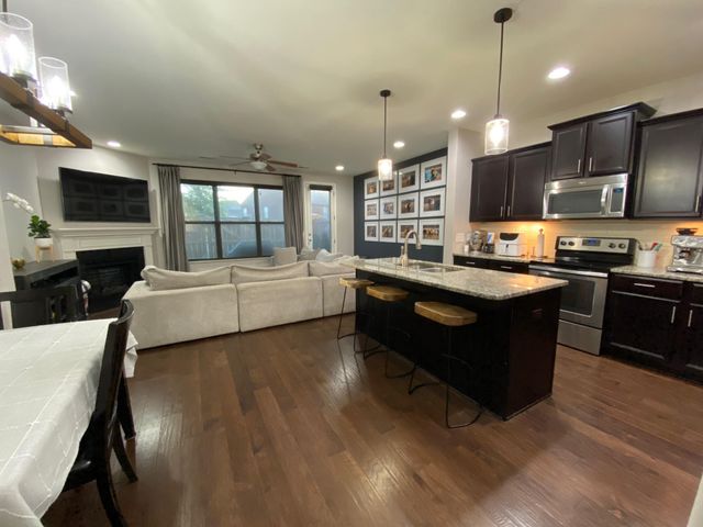 2055 Bungalow Dr, Thompsons Station, TN 37179