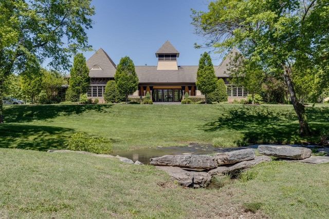 2055 Bungalow Dr, Thompsons Station, TN 37179