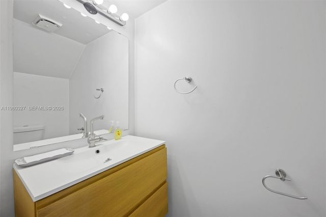 1951 Atlantic Shores Blvd 23, Hallandale Beach, FL 33009