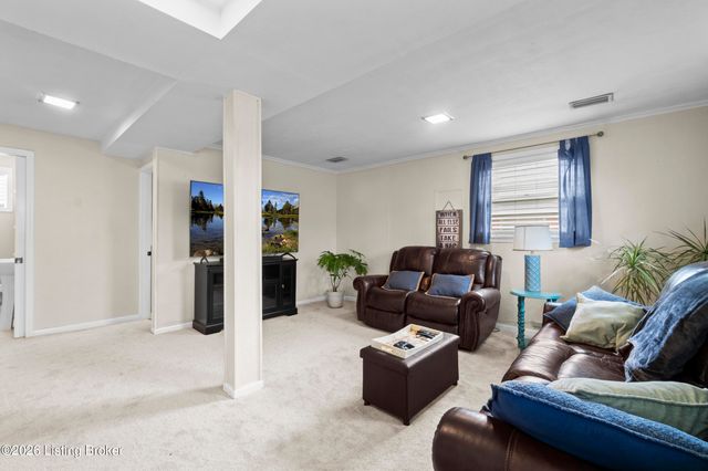 3140 Hunsinger Ln, Louisville, KY 40220