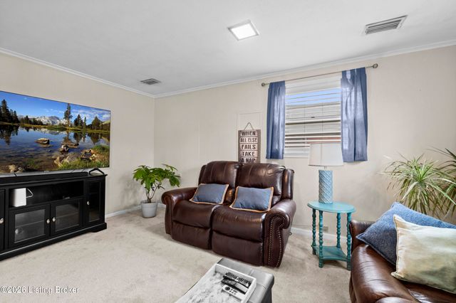 3140 Hunsinger Ln, Louisville, KY 40220