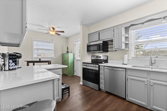 3140 Hunsinger Ln, Louisville, KY 40220