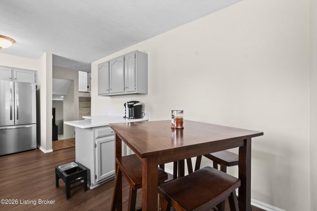 3140 Hunsinger Ln, Louisville, KY 40220