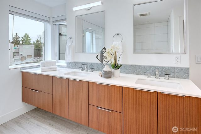4274 NE 50th Street, Seattle, WA 98105