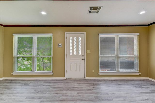 15606 Dawnbrook Drive, Houston, TX 77068