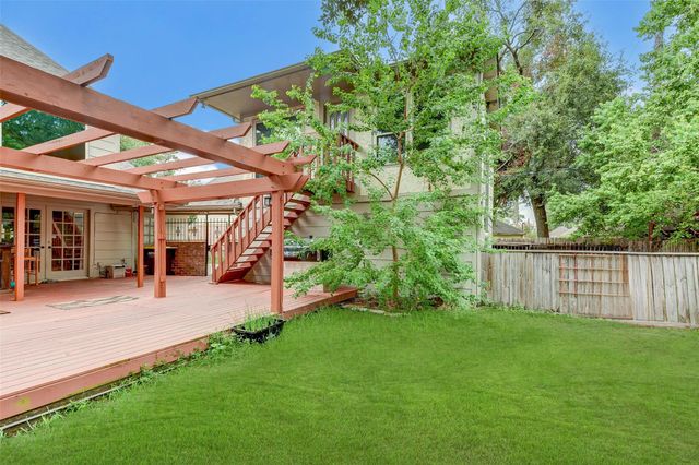 15606 Dawnbrook Drive, Houston, TX 77068