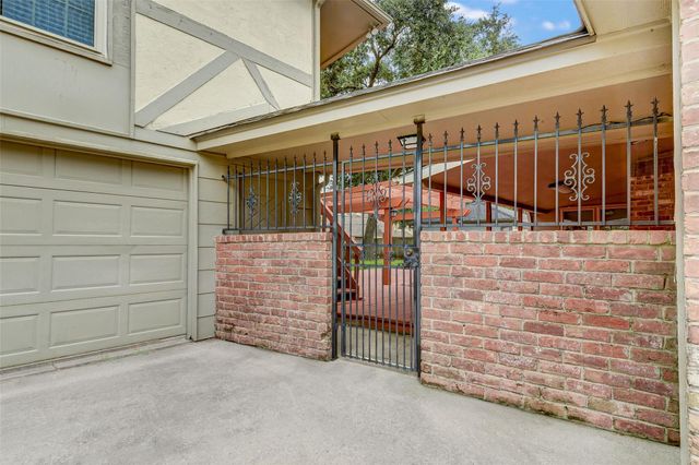 15606 Dawnbrook Drive, Houston, TX 77068