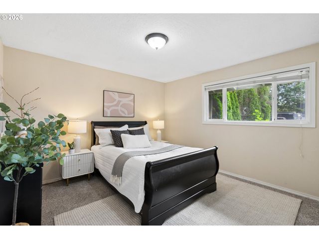 609 Se 137TH Ave, Portland, OR 97233