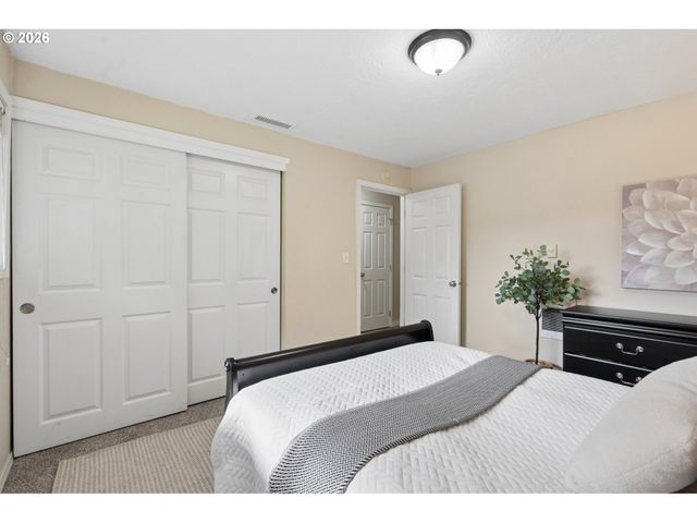 609 Se 137TH Ave, Portland, OR 97233