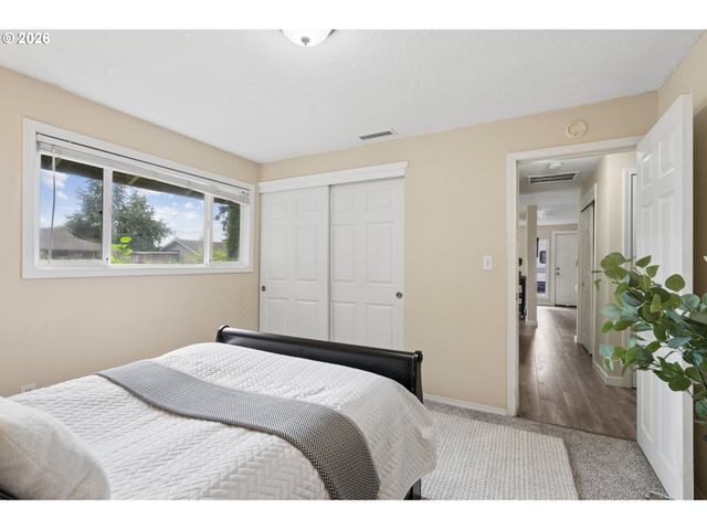 609 Se 137TH Ave, Portland, OR 97233