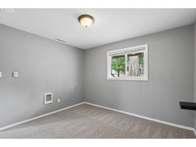 609 Se 137TH Ave, Portland, OR 97233