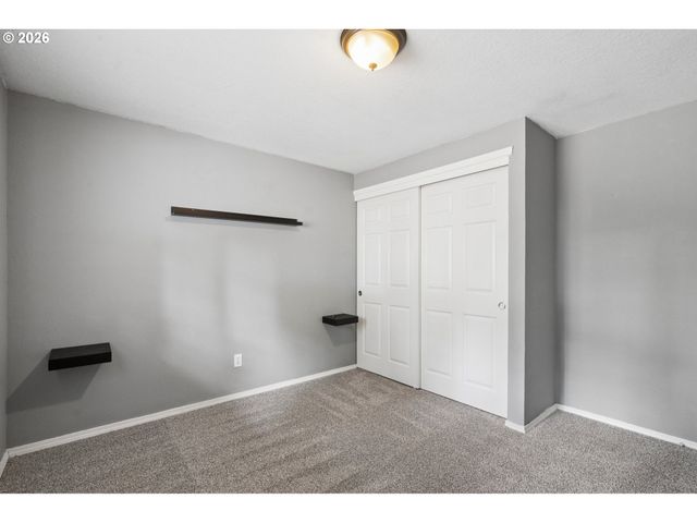 609 Se 137TH Ave, Portland, OR 97233