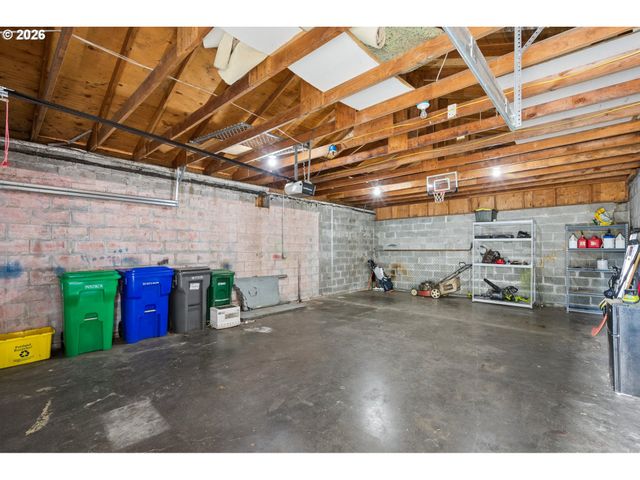 609 Se 137TH Ave, Portland, OR 97233