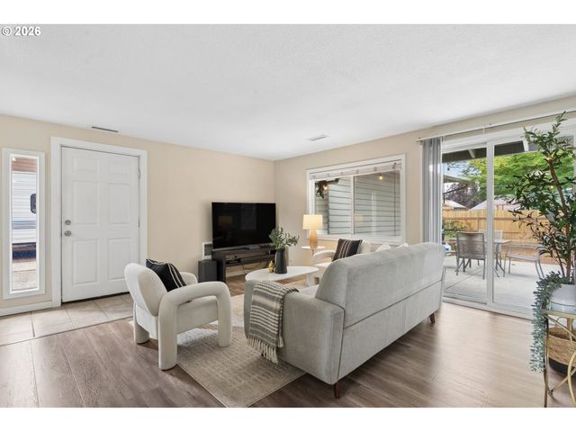 609 Se 137TH Ave, Portland, OR 97233