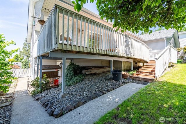 128 Jackson View Drive, Chehalis, WA 98532