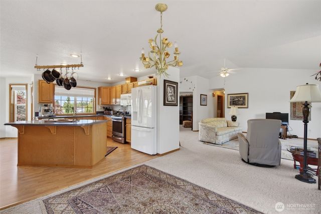 128 Jackson View Drive, Chehalis, WA 98532