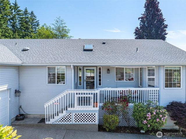 128 Jackson View Drive, Chehalis, WA 98532