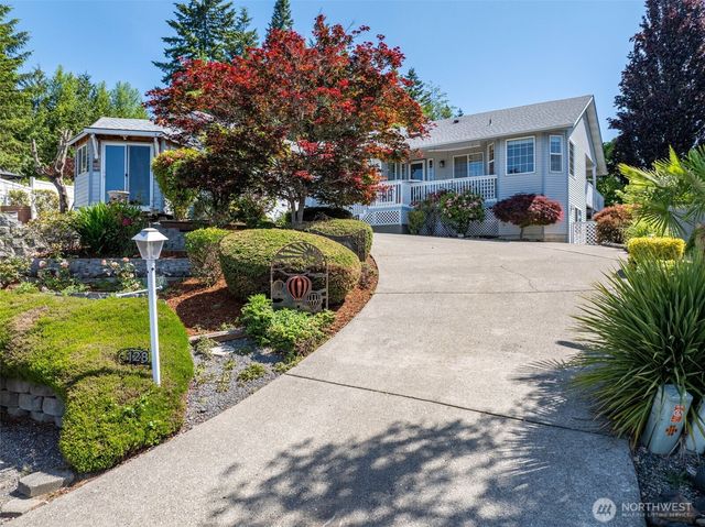 128 Jackson View Drive, Chehalis, WA 98532