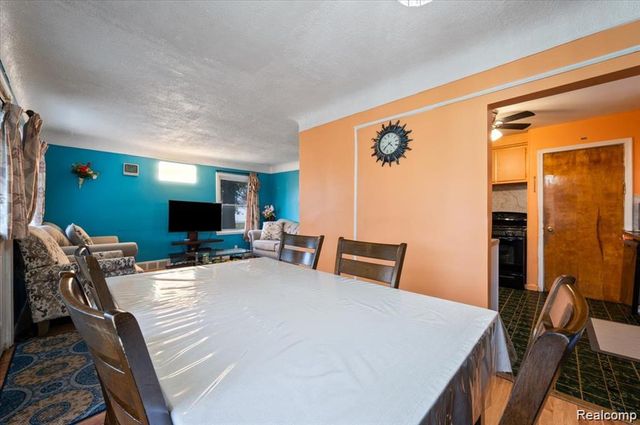 2144 Woodruff Avenue, Warren, MI 48091