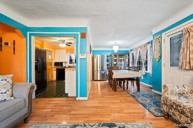 2144 Woodruff Avenue, Warren, MI 48091