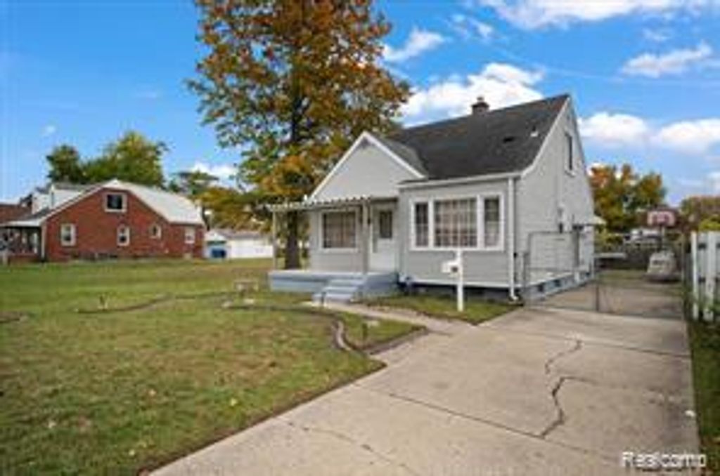 2144 Woodruff Avenue, Warren, MI 48091