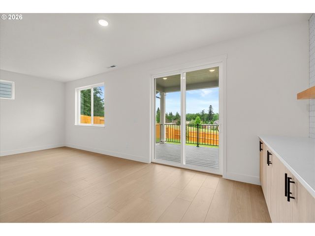 16001 Barlow Trail Ln, Oregon City, OR 97045