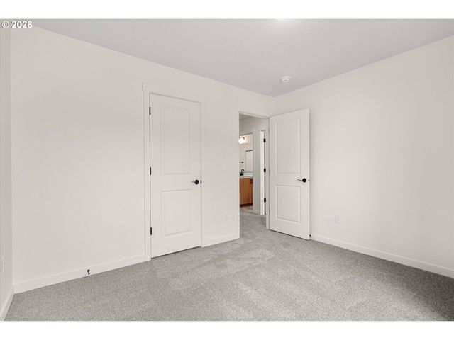 16001 Barlow Trail Ln, Oregon City, OR 97045