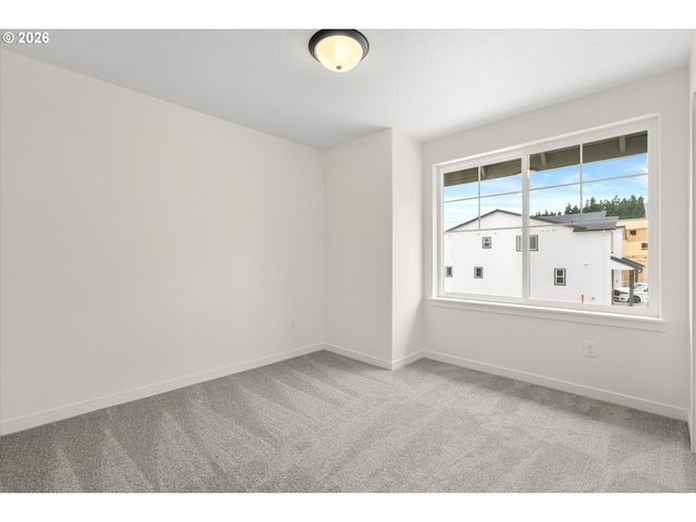 16001 Barlow Trail Ln, Oregon City, OR 97045